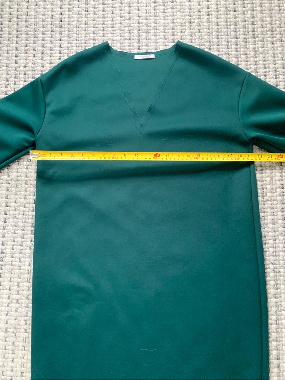 Elegant Forest Green V-Neck Shift Dress - Picture 6 of 6